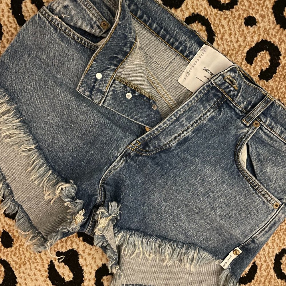 ONE TEASPOON OUTLAWS MID LENGTH DENIM SHORTS **SZE 32**